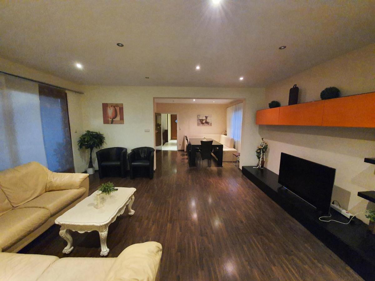 Apartment Bei Hamburg Bis 10 Personen Mit Terasse Und Gartennutzung. ブーフホルツ・イン・デア・ノートハイデ エクステリア 写真