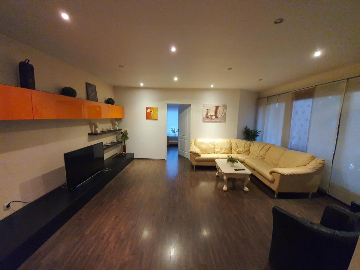 Apartment Bei Hamburg Bis 10 Personen Mit Terasse Und Gartennutzung. ブーフホルツ・イン・デア・ノートハイデ エクステリア 写真